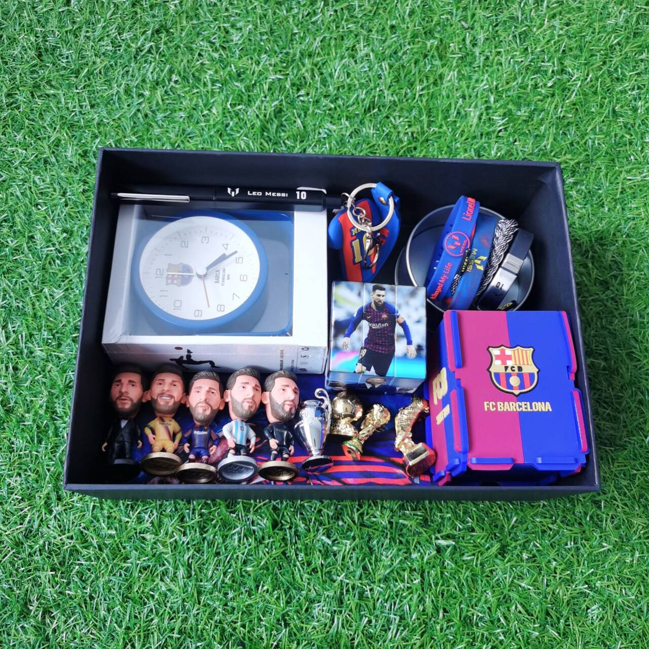 MESSI Mystery Football Box 12 Scoops