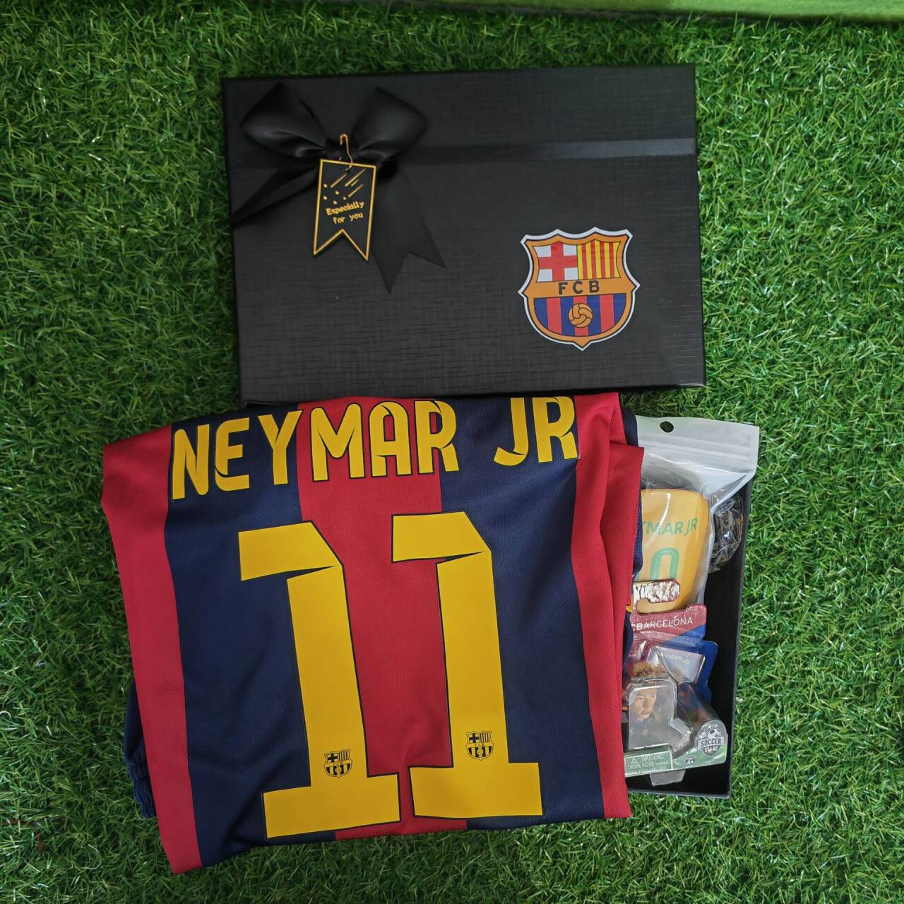 Neymar jr Mystery Football Box 12 Items